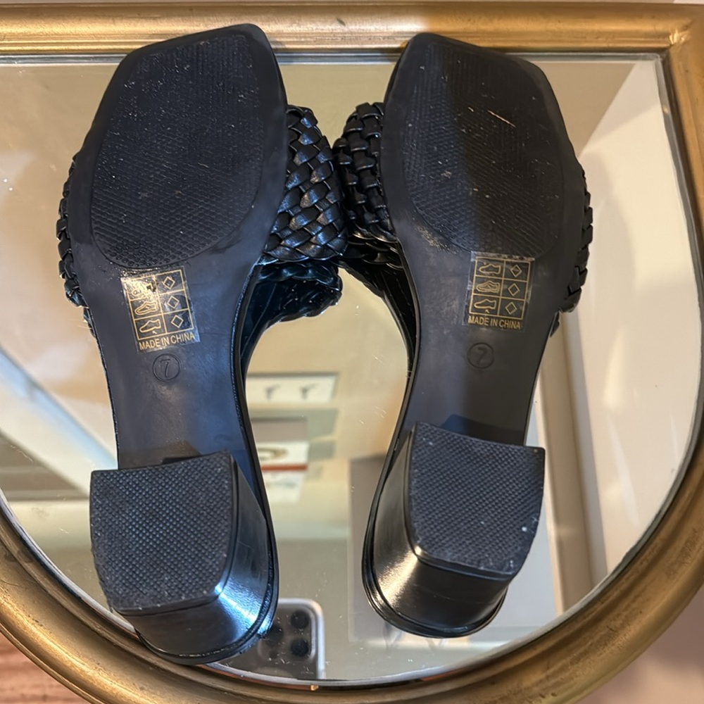 Sandals - Picture 3 of 3